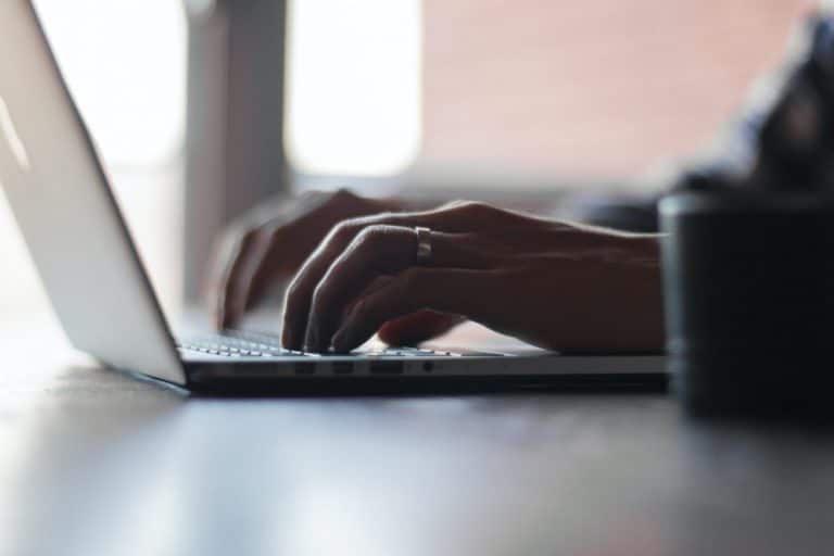¿Qué es el derecho de rectificación en Internet y cómo se ejerce?