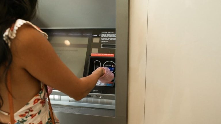 ¿Qué es el skimming y cómo protegernos?