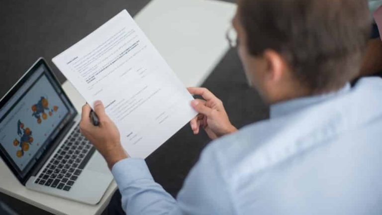 Las reseñas falsas por venganza