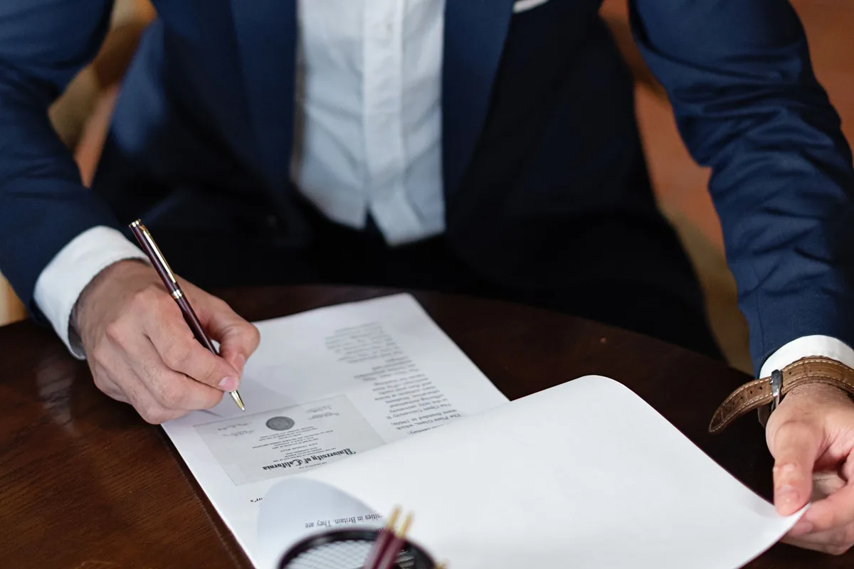 Removal claim for breach of the right to honour