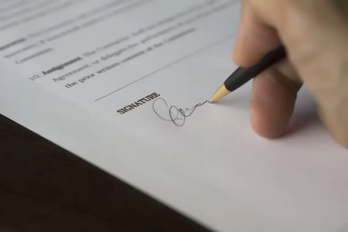 Signing the request to erase personal data