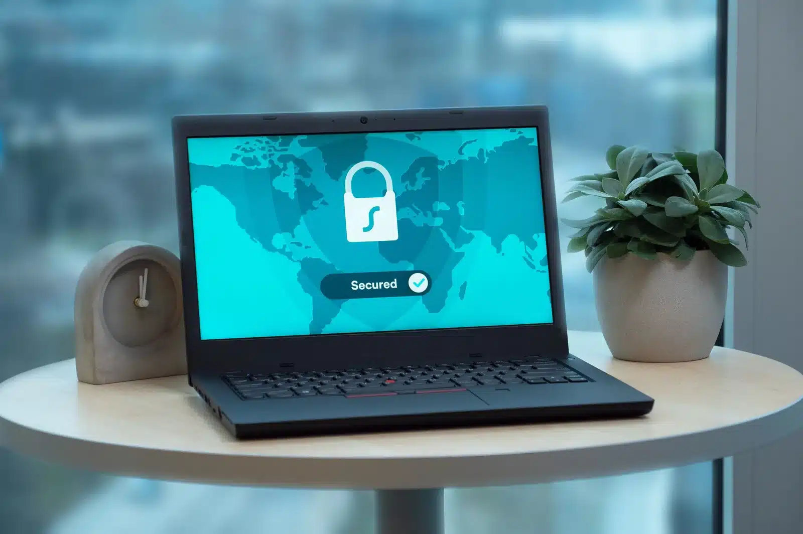 Laptop with a security padlock: monitoring of fake profiles that reappear